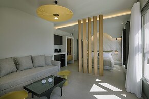 La Madeleine Suites Fira