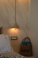 La Madeleine Suites Fira