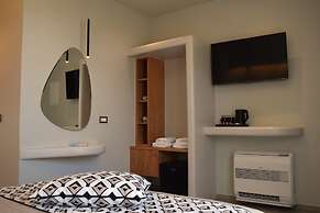 La Madeleine Suites Fira
