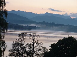 Romantic Boathouse on Lake Windermere