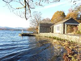 Romantic Boathouse on Lake Windermere