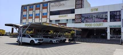 Hotel Grand Ekta