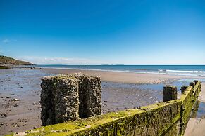 Smugglers Cove - Short Walk to Beach
