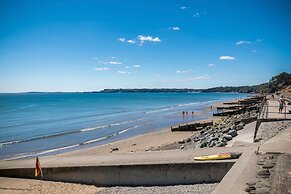 Smugglers Cove - Short Walk to Beach