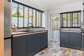 Bay View Cottage - Luxury Coastal Stay