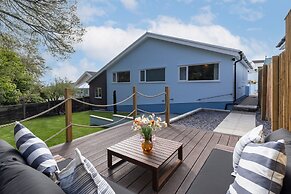Bay View Cottage - Luxury Coastal Stay