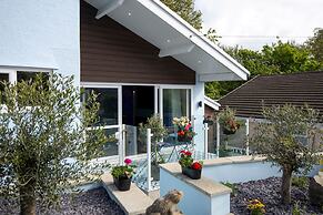 Bay View Cottage - Luxury Coastal Stay