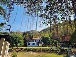 Mountain Front Hut For 2 Rare Birds, Bikes, Nature
