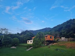 Mountain Front Hut For 2 Rare Birds, Bikes, Nature