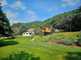 Mountain Front Hut For 2 Rare Birds, Bikes, Nature
