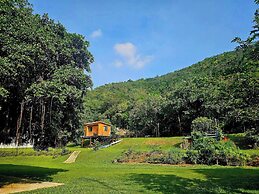 Mountain Front Hut For 2 Rare Birds, Bikes, Nature