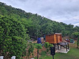 Mountain Front Hut For 2 Rare Birds, Bikes, Nature