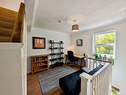 Cosy 2bed House in Reading