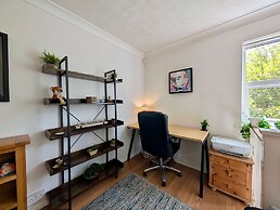 Cosy 2bed House in Reading