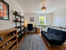 Cosy 2bed House in Reading