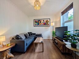 Cosy 2bed House in Reading