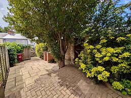 Cosy 2bed House in Reading