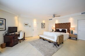 Palm Beach 610 2 Bedroom Apts