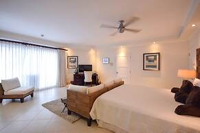 Palm Beach 610 2 Bedroom Apts