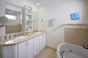 Palm Beach 610 2 Bedroom Apts