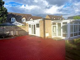 Spacious 4BR Edinburgh Home Free Parking