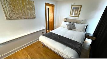 Spacious 4BR Edinburgh Home Free Parking