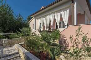 Villa Stella With Pool And Sauna