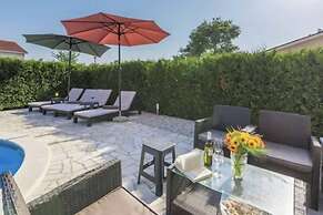 Villa Stella With Pool And Sauna