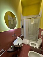 Poerio Station Rooms & Apartment
