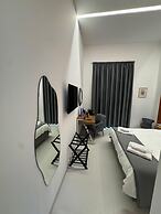 Poerio Station Rooms & Apartment