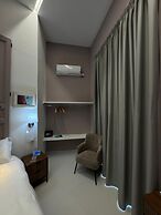 Poerio Station Rooms & Apartment