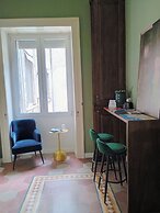 Poerio Station Rooms & Apartment