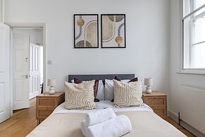 Elegant 1BR in Vibrant Soho