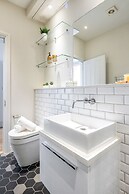 Elegant 1BR in Vibrant Soho