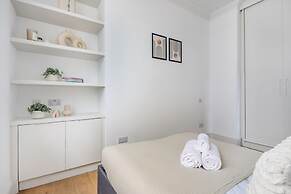 Elegant 1BR in Vibrant Soho