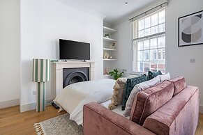 Elegant 1BR in Vibrant Soho