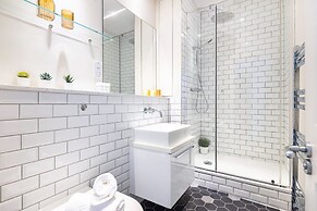 Elegant 1BR in Vibrant Soho