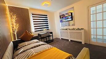 Modern Entire Apartment- Self Checkin Free Parking