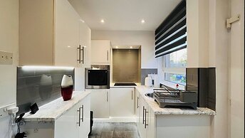 Modern Entire Apartment- Self Checkin Free Parking