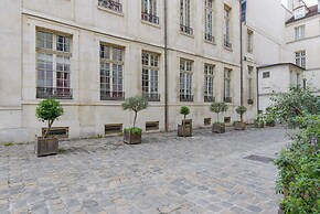 Le Marais Elegant residence