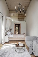 HT House