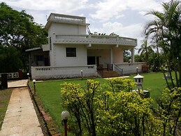 Pereyra Farm House