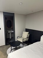 SR Compact Hotel Sinchon