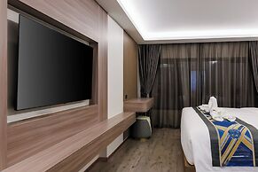MARQUIS HOTEL