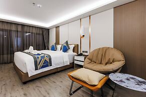 MARQUIS HOTEL