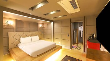 747 Motel