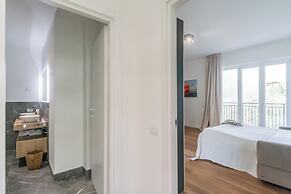Panoramic Lake Suites