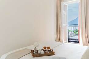 Panoramic Lake Suites