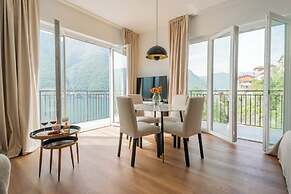 Panoramic Lake Suites
