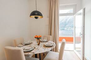 Panoramic Lake Suites